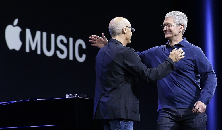 Sen. Franken Urges Investigation of Apple Music Streaming Policies