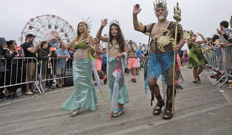 DC Psychosis Scales New Depths: Those Stressed in the Nation's Capital Join Mermaid Pods to Decompress