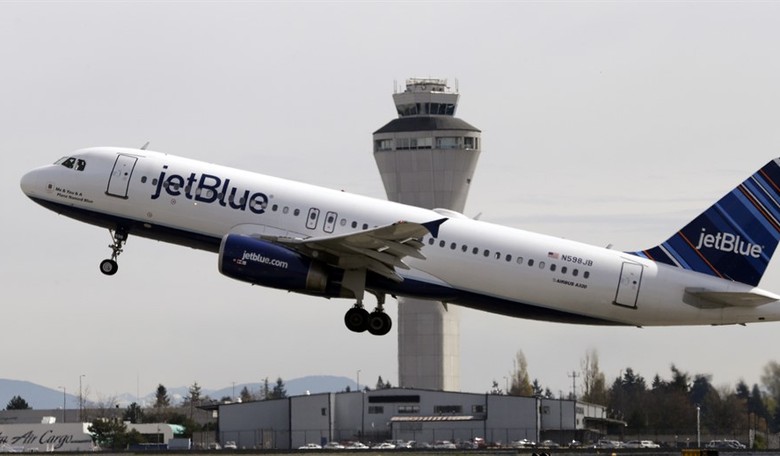 Air Traffic Controller Arrested After Being Accused of Drinking on the Job