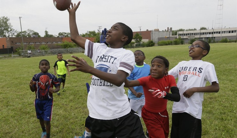Bill to Ban Tackle Football for Kids Moves Forward in California