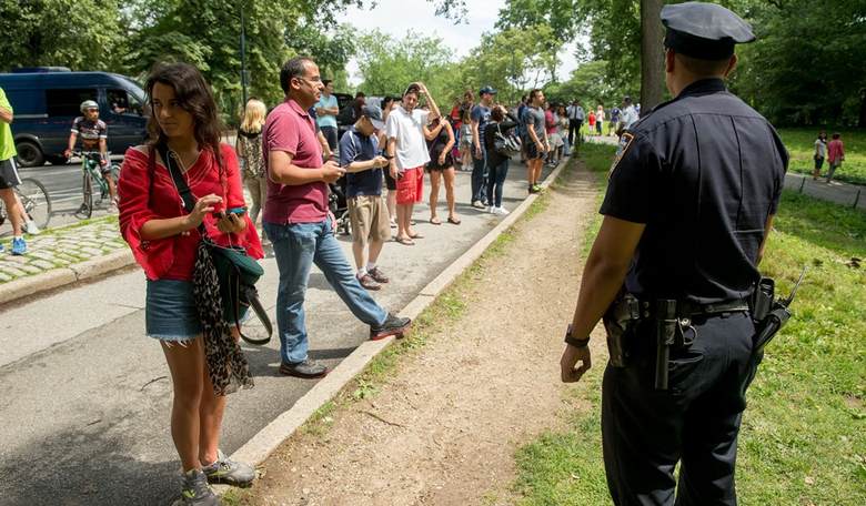 NYC Resident Asks 'Why Anyone Would Ever Live in the Suburbs,’ and Twitter Responds