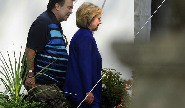 Hillary Clinton, the Candidate, Has an Access Problem