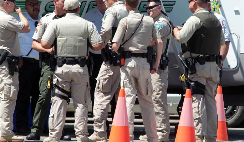 Illinois Police Officer Shot and Killed, Manhunt Underway 