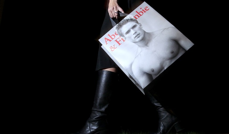 Liberals Surrender to the Awesome Power of Conservative Sexiness