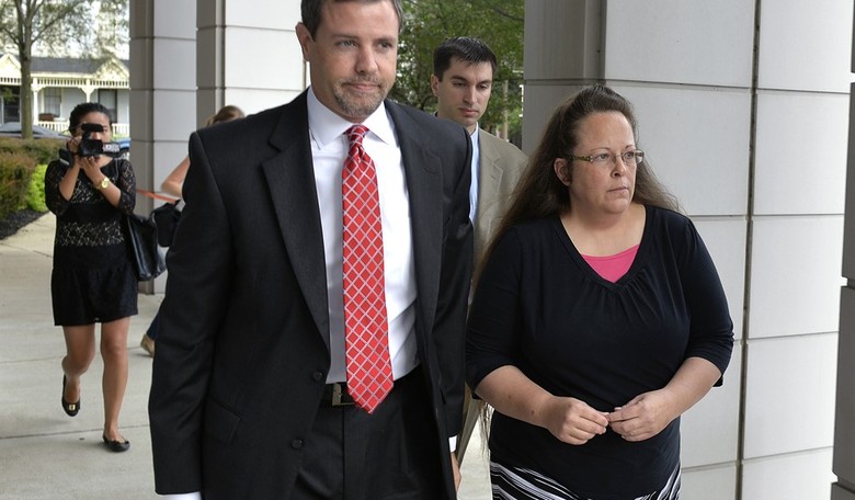 SCOTUS Flatly Denies Kentucky Clerk’s Request to Avoid Issuing Same-sex Marriage Licenses 