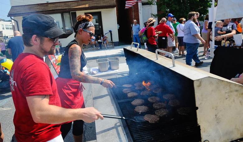 'Most Expensive in History': Americans Spend Record-Breaking Amount on BBQ Staples This Year