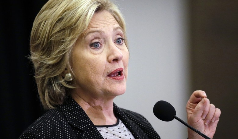 Hillary Pressures White House to Make Keystone Pipeline Decision