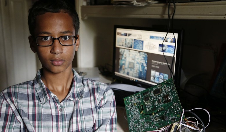 Ben Shapiro Crushes Clock Boy in Court