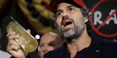 Mark Ruffalo's Emmy Loss Comes With a Savage Twist That's Almost Too Perfect