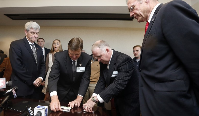 Mississippi Lt. Gov. Collapses While Presiding Over State Senate in Scary Video