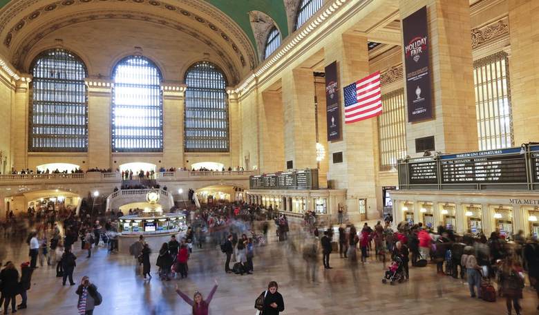 WATCH: Anti-Israel Rioters in NYC Try to Kick in Doors to  Grand Central Terminal, Fight Police