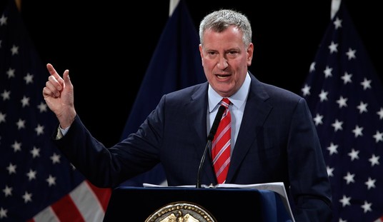 De Blasio Defends Hillary: She’s ‘a Person of Extraordinary Integrity’