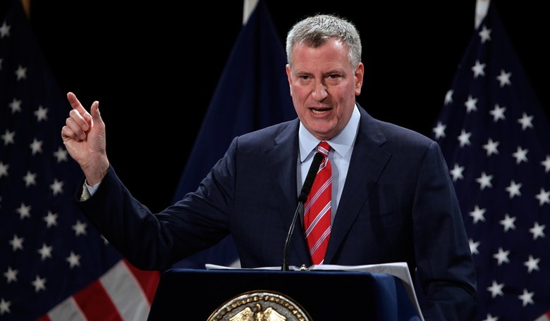De Blasio Defends Hillary: She’s ‘a Person of Extraordinary Integrity’