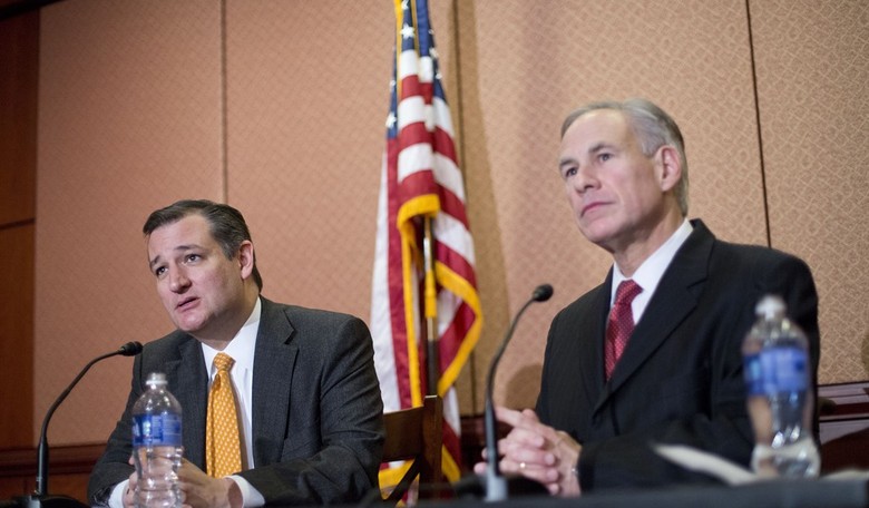 Frustrated TX Governor Says Supreme Court 'Politics' Will Result in Split Immigration Decision