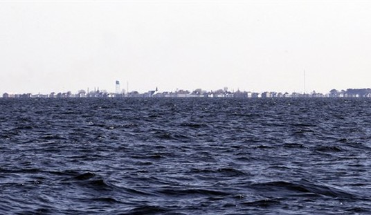 Is Rising Sea Level Threatening Norfolk Naval Base and the Chesapeake Bay Area?