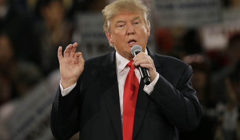 Trump: You Should Ban Islamists, Not Muslims