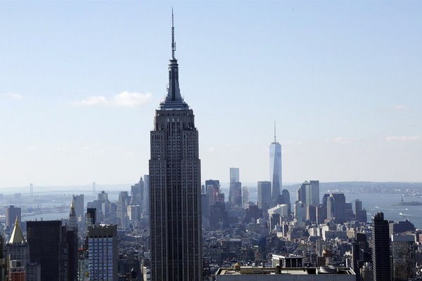 The Reactions to the Empire State Building Climbers Were Better Than Whatever the Hell They Did Here