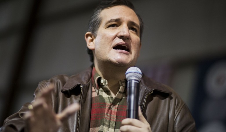 As Cruz Meets With Evangelical Pastors, Trump Questions Cuba's Christianity