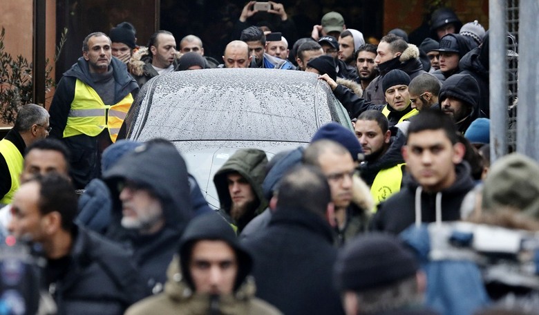 Hundreds Show Up to Copenhagen Terrorist's Funeral 