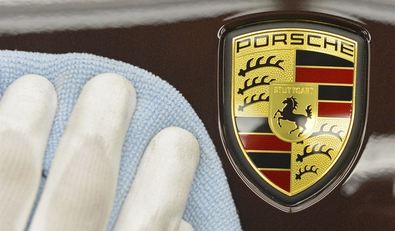 Somali Fraud Ringleader’s Luxury Lifestyle Implodes As Judge Seizes Porsche, Diamonds, and Cash