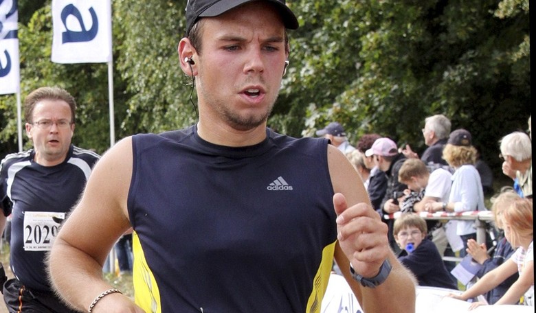 Latest: Germanwings Co-Pilot Suffered From "Illness," Ripped Up "Sick Notes" Day of Crash