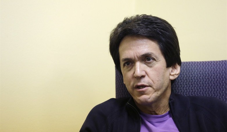 Author Mitch Albom Tells Harrowing Story of Being Evacuated from Haiti