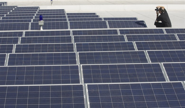 21 Attorneys General Challenge EPA Over Solar Program Cuts 