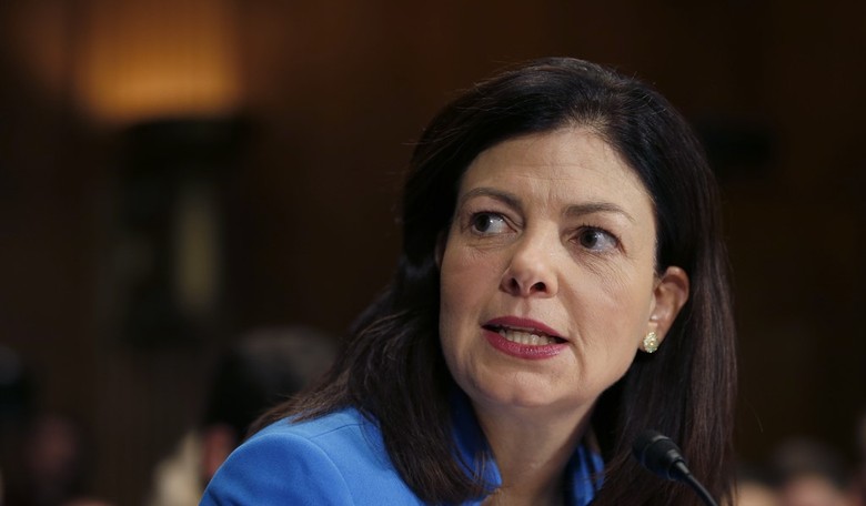 Kelly Ayotte to Back Donald Trump