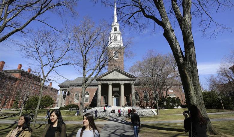 ICYMI: Hillary Supporters Viewed As Traitors By Sanders-Supporting Peers At Harvard 