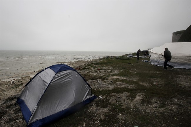 Stopping UK Migrant Inflow Going Swimmingly — 'Swimming' Being Operative Word