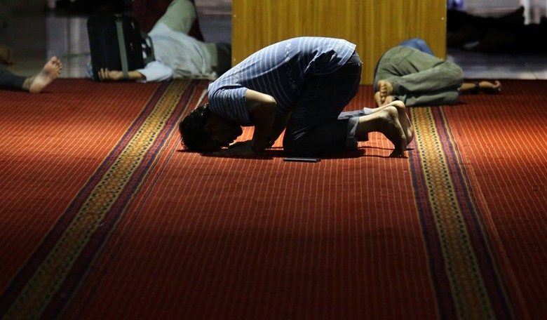 Prayer Rooms and To-Go Meals: VA Public Schools Roll Out Special Ramadan Perks for Muslim Students