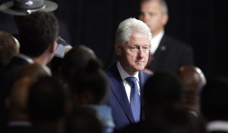 Wait–Bill Clinton Did What To Ensure He Would Run Into Attorney General Loretta Lynch In Phoenix? 