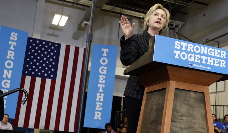 "We Tried": Reporter Laughs As Hillary Clinton Avoids More Questions, 200 Days Since Her Last Press Conference