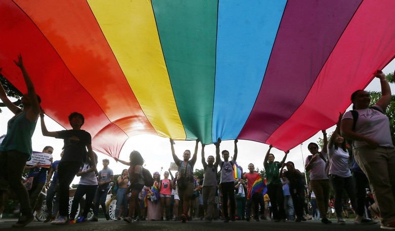 Christian Mingle Ordered To Accept Gay Singles 