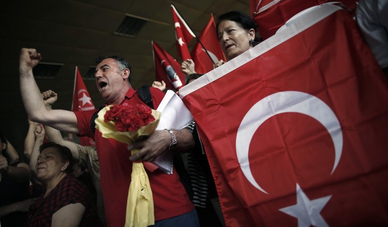 Despite Terrorism, Peace On Earth Is Not Dead