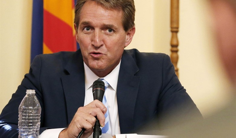 GOP Senator Disagrees With RNC’s Prison Sentence for Hillary, Gets Praised by Her Team