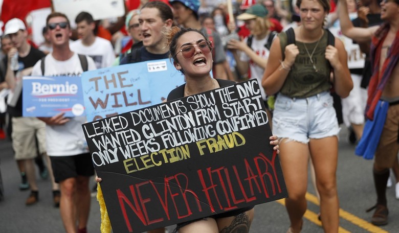 Bernie Delegates Say DNC Is Hiring Seat Fillers To Create Appearance of Unity