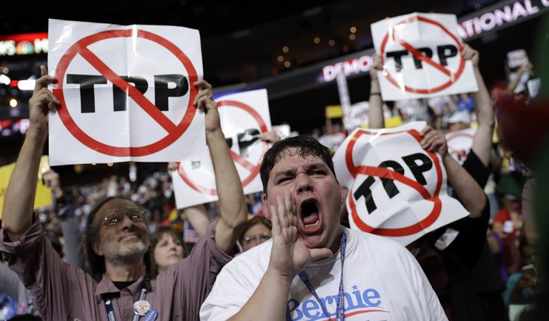 DNC Delegate Demands Chants of 'USA' Be Stopped Because It's a Trump Thing 