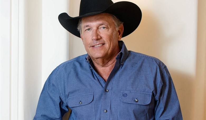 King of Country Music Talks Retirement at Concert, Fans Dissolve in Tears