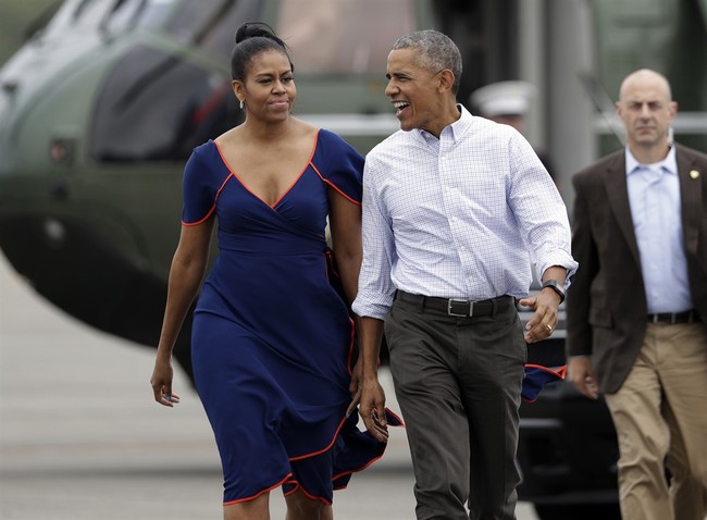 Obamas' Personal Chef Drowns Paddle Boarding Near Former President’s Martha’s Vineyard Home