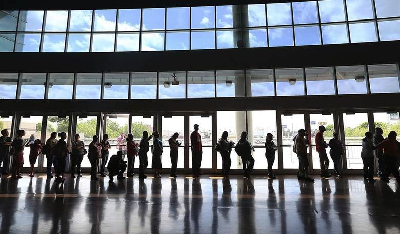 Airman Dies in Tragedy During Demonstration at UTSA-Navy Football Game 