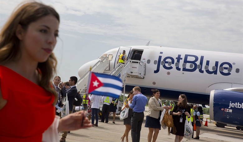 To Celebrate Cuba Flights JetBlue Appears on Cake with Che Guevara 