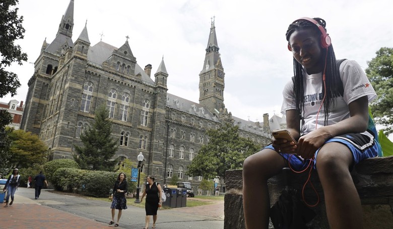 'Defies Both Science and Common Sense': Georgetown's Spring Semester Plans Raise Ire from Students