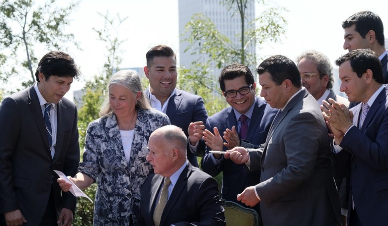 California Senate Passes 'Reproductive Health Non-Discrimination Bill' that Some Say Threatens Religious Liberty