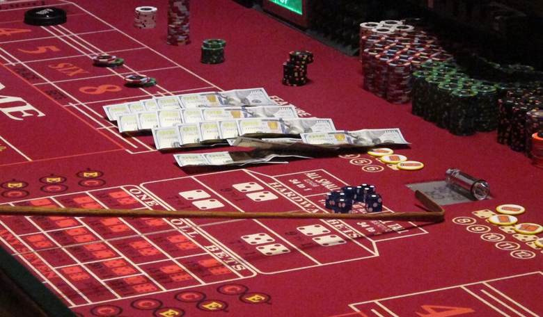 The Gambler: Trump Rocks Vegas As He Unexpectedly Shows Up on Casino Floor to Raucous Cheers