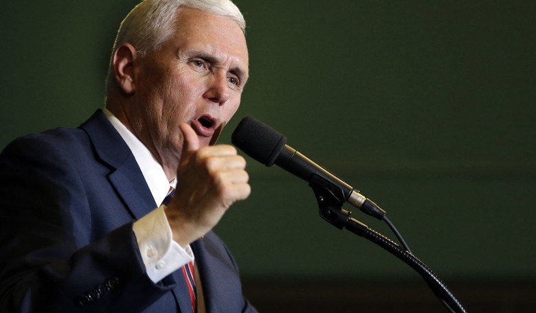 Whoa: Pence's Plane Skids Off Runway in NY
