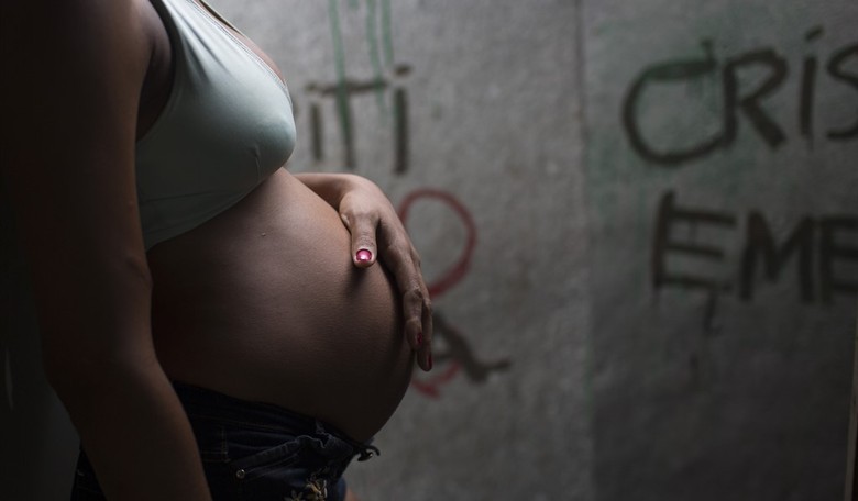 CDC Urges 'Pregnant People' to Get Vaccinated Against COVID-19