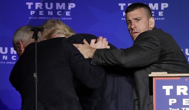 Secret Service Agent Who Said She Wouldn't Take A Bullet For Trump Has Been Suspended 