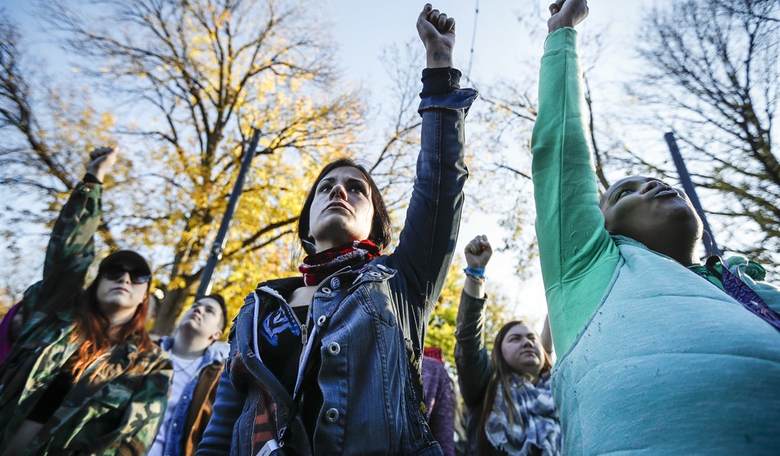 Crazy Commies Continue Clown Car Cavalcade in Last Ditch Bar Circus