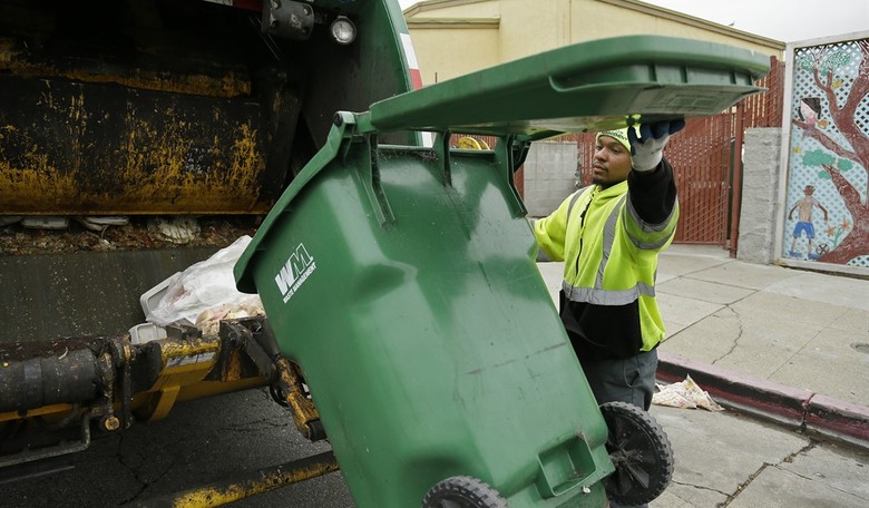 Trashed: NYC's Dramatic Debut of Side-Loading Garbage Truck Does Not Get the Intended Reactions
